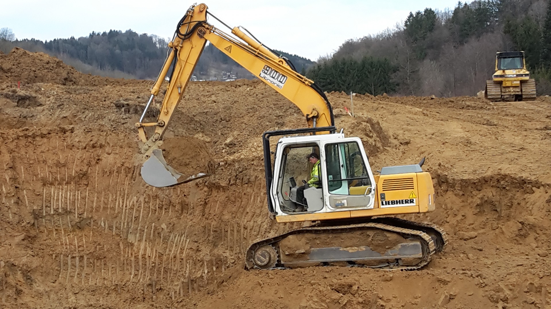 Liebherr R 900 A/B (Litronic) - Liebherr - Baumaschinen & Bau Forum ...