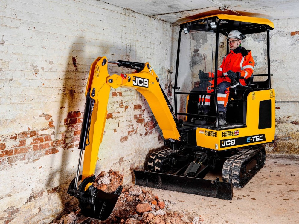 Der JCB 19C-1 E-TEC Elektrobagger ist laut Hersteller absolut emissionsfrei, extrem leise und genauso leistungsstark ist wie sein dieselbetriebenes Pendant