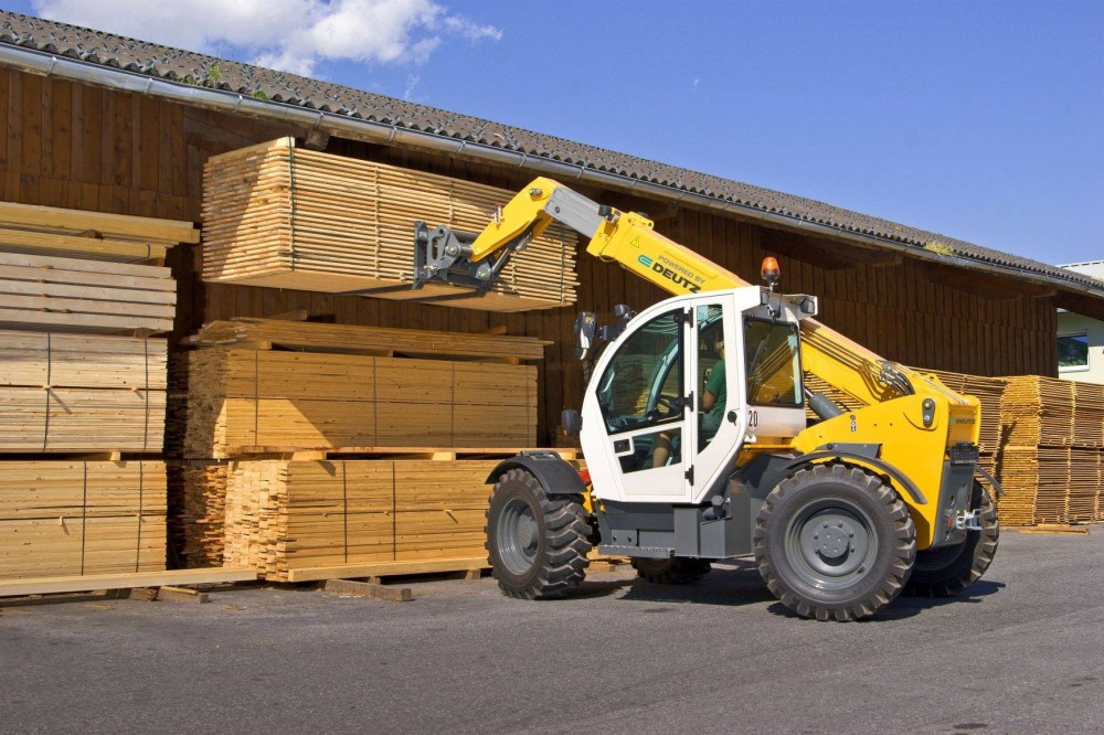 E-DEUTZ Telehandler (1920).jpg