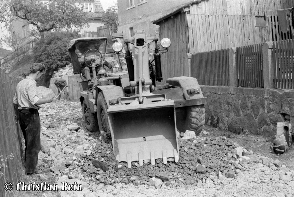 h-sw-043-18-Film1-Lader FD-B1 auf Dumper DR-50 Basis (Janus Einsatz) im Rosenthal 11.05.68-66.jpg