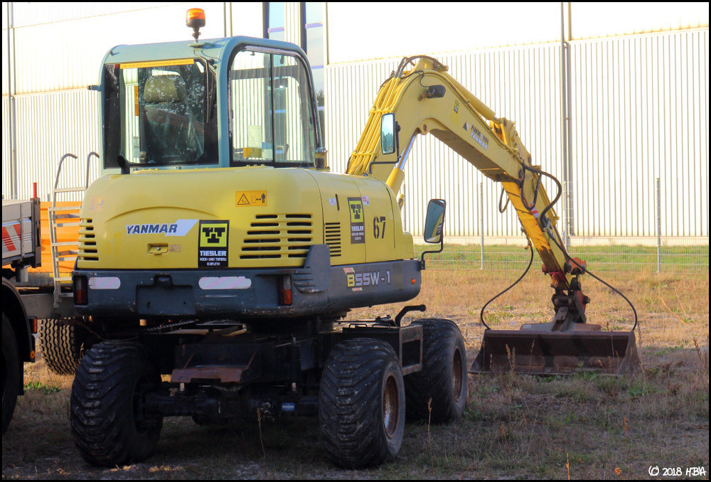 Yanmar_B55W-1_2.thumb.jpg.071e23dccd5519550d2c625bd9510fae.jpg