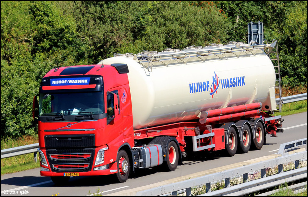 Volvo_FH_LAG_Tanker_NL.thumb.jpg.73056c662b5c8b0cb6be0312d9dd86e2.jpg