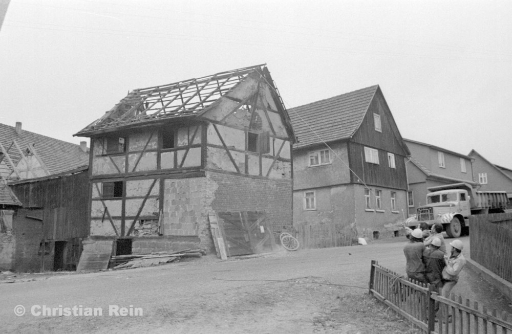 h-sw-056-07-Film1-Abbruch Engstelle Trusen(KrAZ 222) Samstag 28.07.73-13.jpg