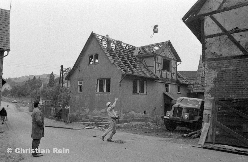 h-sw-056-07-Film1-Abbruch Engstelle Trusen(H6) Samstag 28.07.73-11.jpg