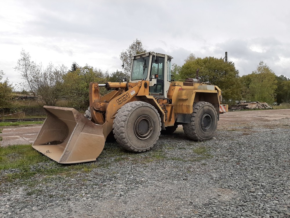 Pale gommate Liebherr L 551 (1987 - 1994) - Specifiche e dati tecnici 20191009_145132.thumb.jpg.176973596ae64cc6b8c7fbe09d53a6a1