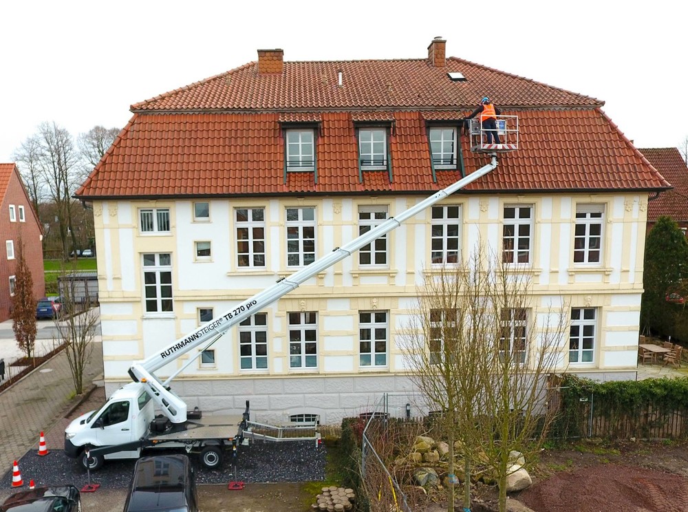 RUTHMANN-Steiger_TB_270_pro_LKW-Arbeitsbühne_27m-Arbeitshöhe_Hubarbeitsbühne_0 (1920).jpg