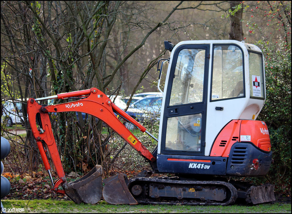 Kubota_KX41-3V_WBW.thumb.jpg.11d857fa64266cf078a51d40749703fc.jpg