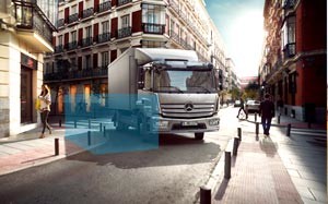 Mehr Informationen zu "Daimler Truck Abbiege-Assistenzsysteme"