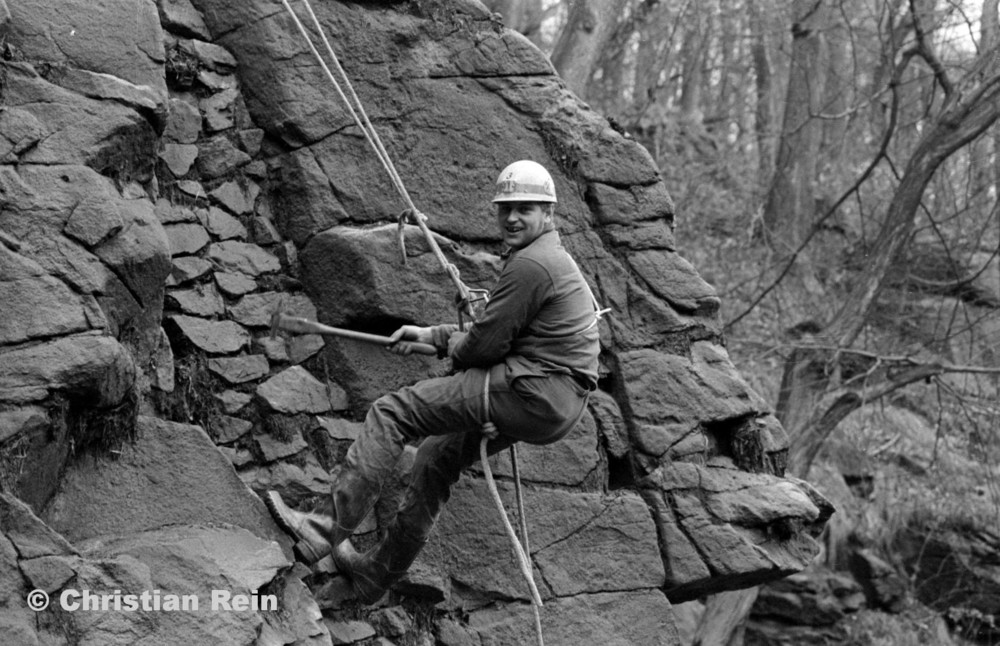 h-sw-054-10-Film1-Wasserfall-Reparatur April 1972-09.jpg