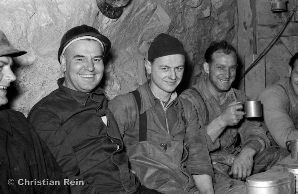 h-sw-019-01-Film1-Oberleutnant Stechkow im Hühn Mittwoch 07.05.58-03a.jpg