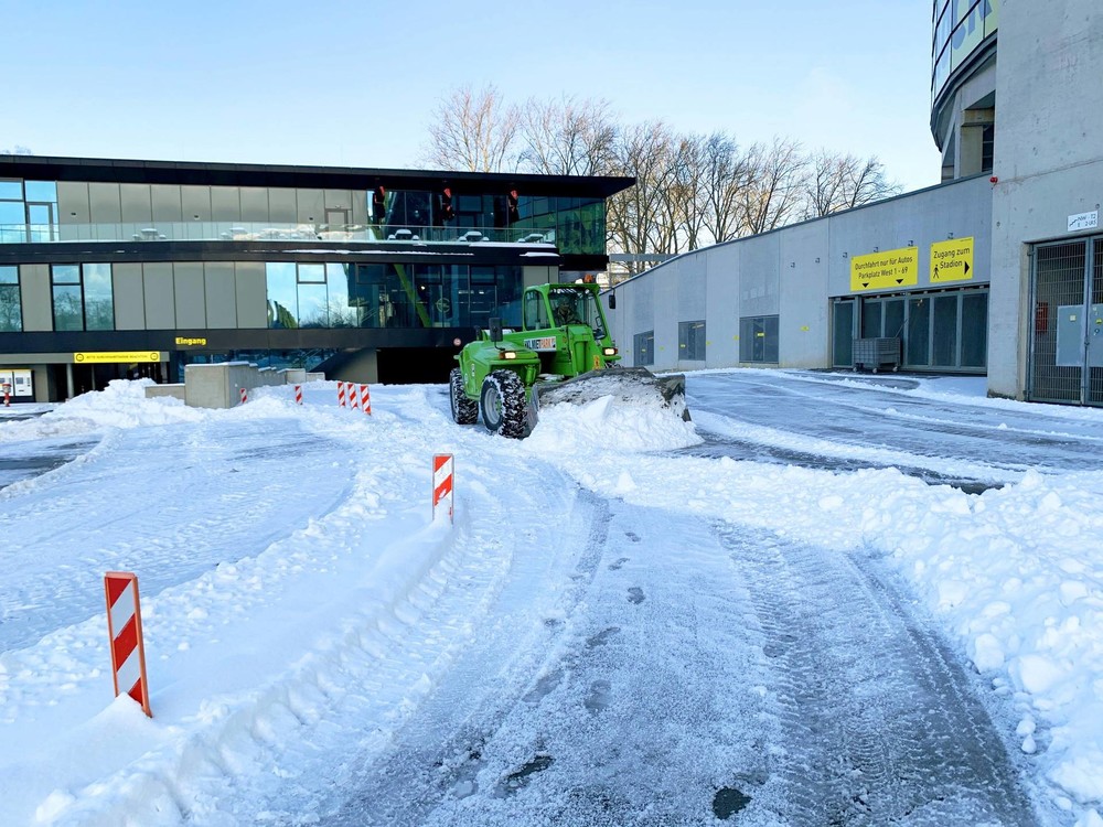 BVB_Dortmund_Schneeeinsatz_Foto2_kl (1920).jpg