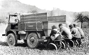 Mehr Informationen zu "Erster Unimog Prototyp entstand 1946"