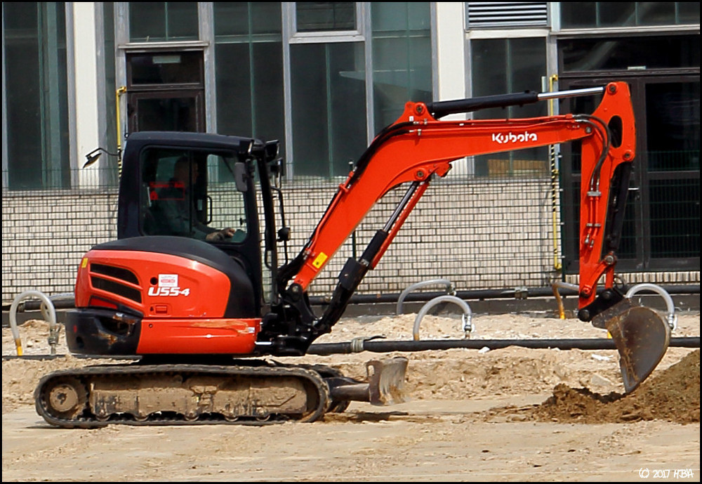 Kubota_U55-4.thumb.jpg.18c7ed241a3dc709d85a6a431ef5267c.jpg