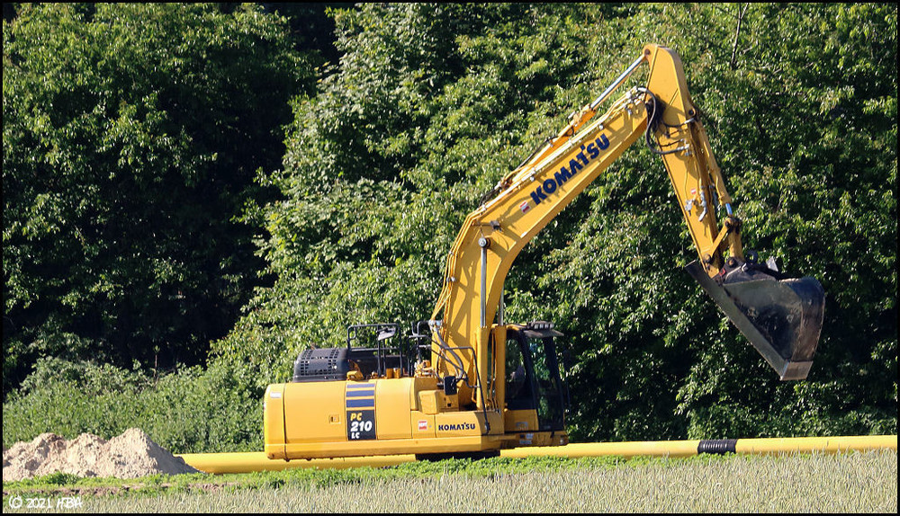 463802543_Komatsu_PC210LC-11_Trapezlffel_Pipelinebau.thumb.jpg.6341597bc57889104f277734e3af288b.jpg