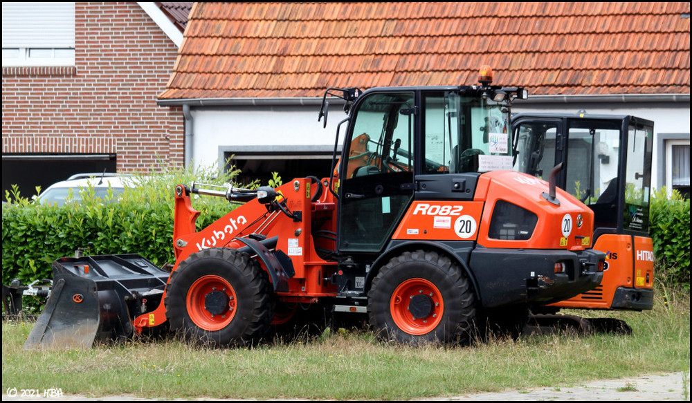 Kubota_R082_Galabau_Rhede.thumb.jpg.d4c4cd180c4d07c4c3b2c02fa6c47029.jpg