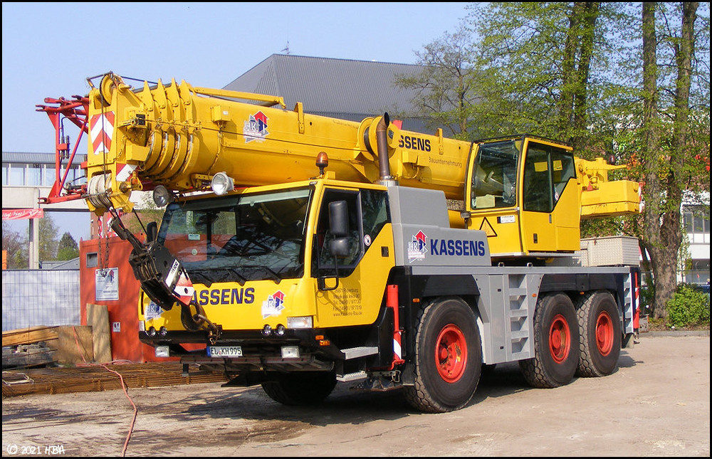 2011-Liebherr_LTM1055-1_1.thumb.jpg.40911985192924f6cf8778e738ff5a46.jpg