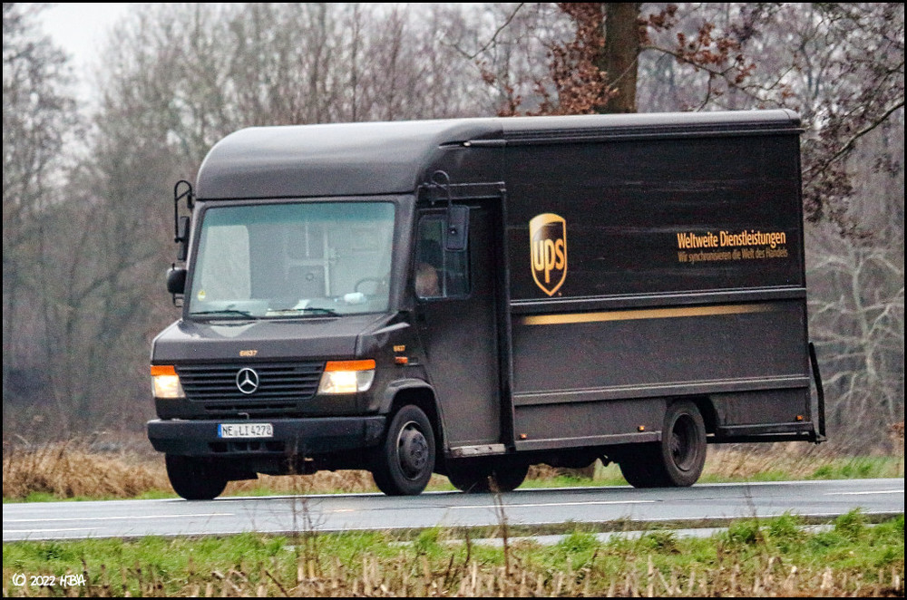 Mercedes_Vario_UPS.thumb.jpg.12cad54df237693b0fa42629b73753a0.jpg