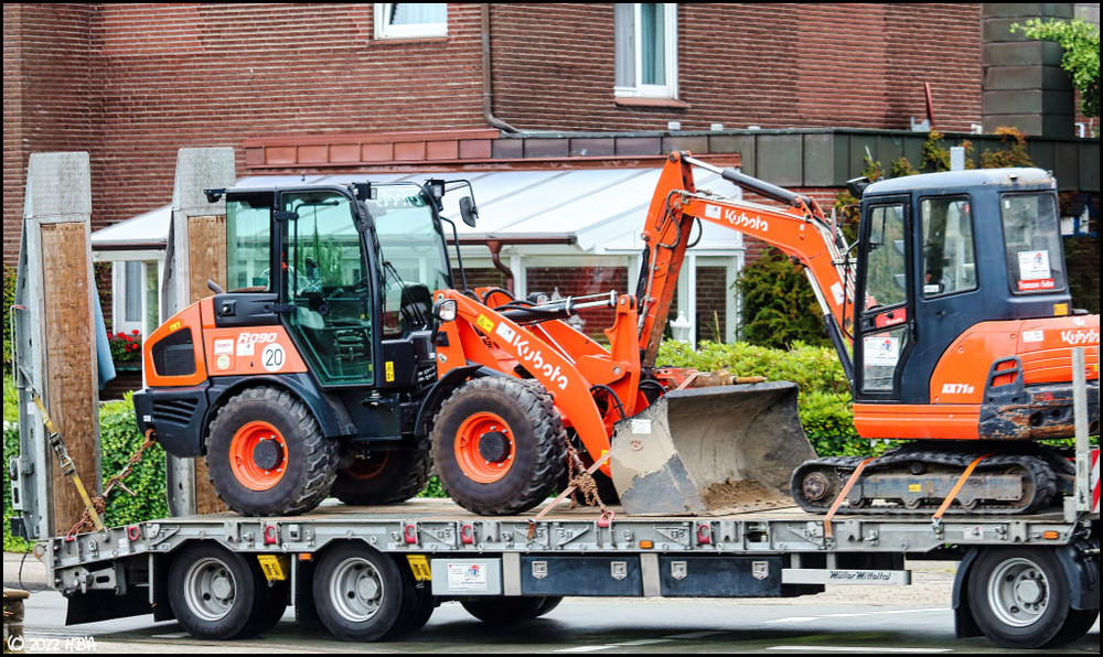 Kubota_R090_Tieflader.thumb.jpg.7aa5cddab4780b5283721c2b9c5791f9.jpg