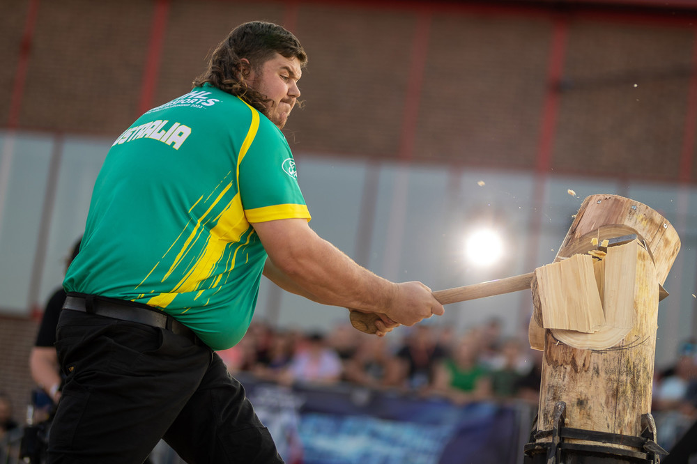 STIHL_TIMBERSPORTS_C~ding_Block_Chop.jpg