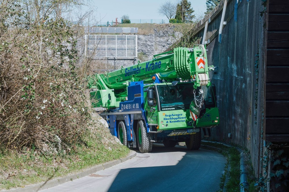 liebherr-ltm1090-4-2-segeberger-04-300dpi.jpg