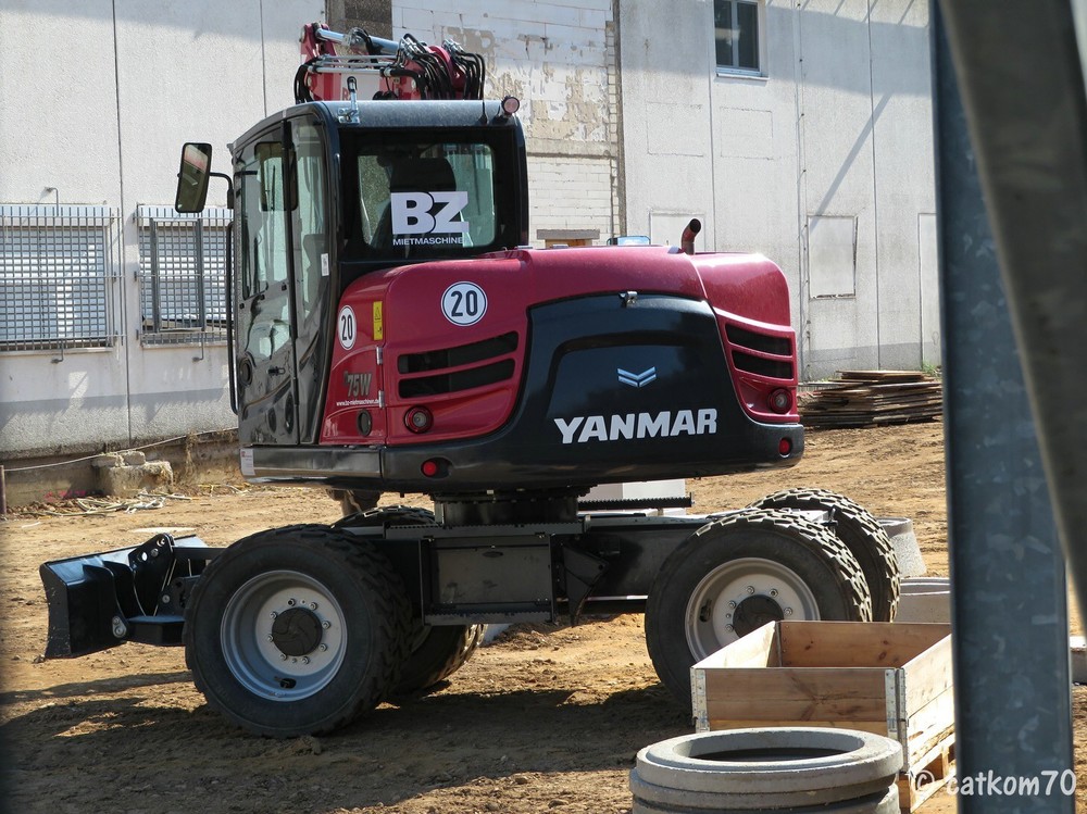 Yanmar2.thumb.jpg.24c23e1e5019a59dad3cc8beae5ca833.jpg