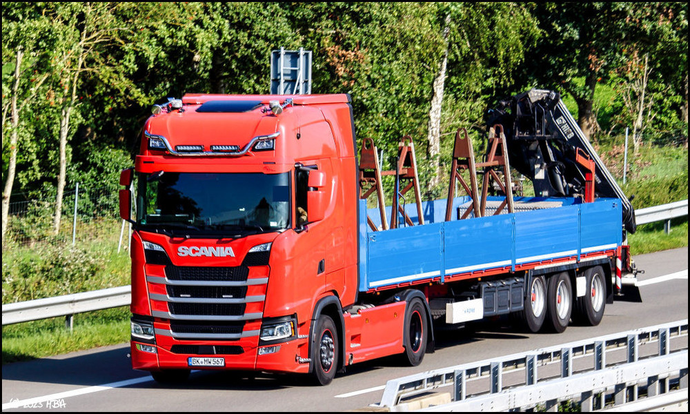 Scania_R_HighlineKroneHiab_A31.thumb.jpg.7293a98dd1536ce954139eb103f952e6.jpg