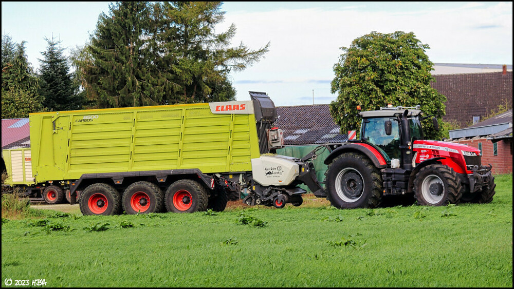 Massey_Ferguson_S8727Claas_Silagewagen.thumb.jpg.b51402fc5066f771b57e12efff4ca857.jpg