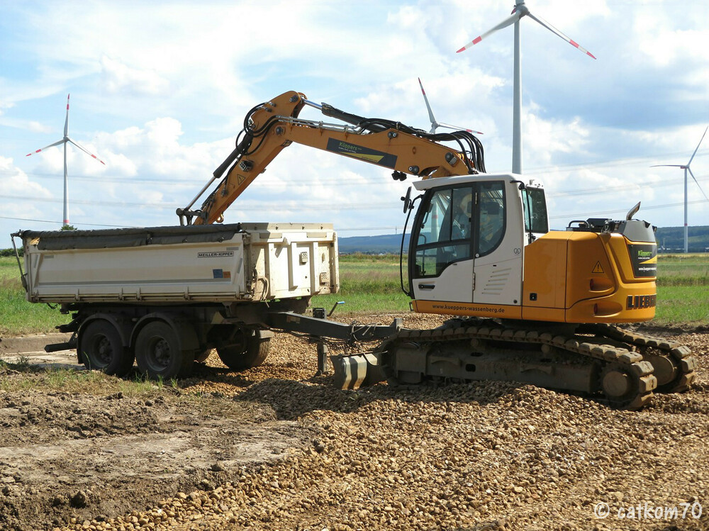 Liebherr3.thumb.jpg.669b35c5cdccff689d3b4852975d4c87.jpg