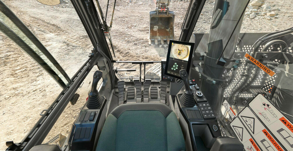 New-Volvo-excavators-elevate-customer-productivity03.jpg