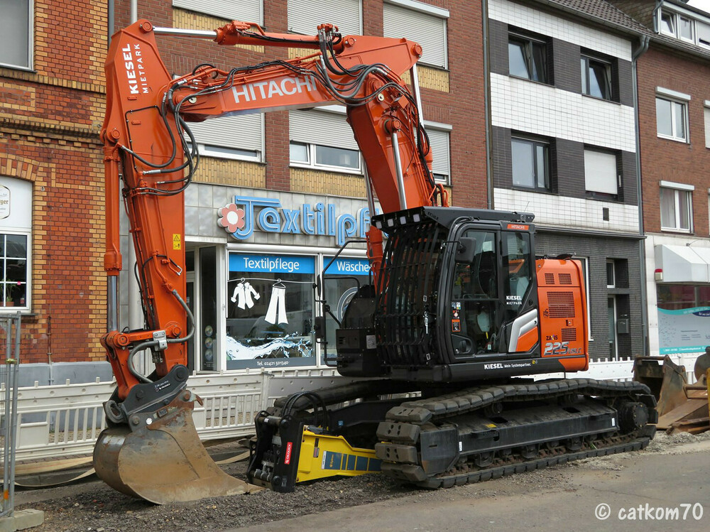 Hitachi2.thumb.jpg.1246d1d92b841690e295a93439f912e5.jpg