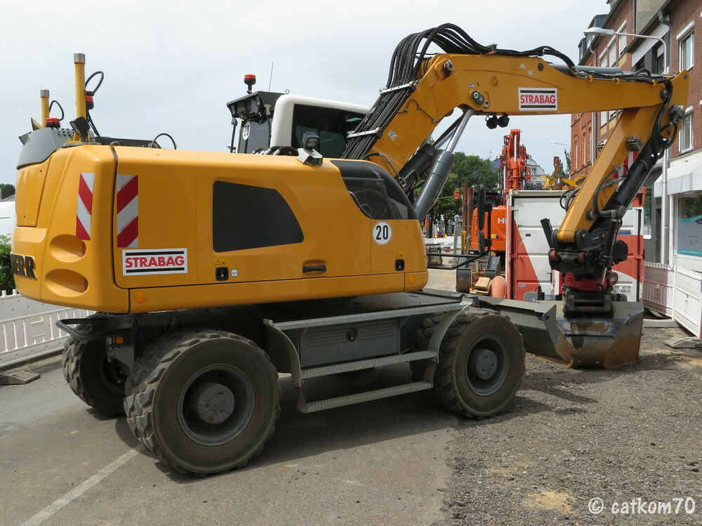 Liebherr4.thumb.jpg.be0ae9a1ed64cf9c397e436d5674a7e1.jpg