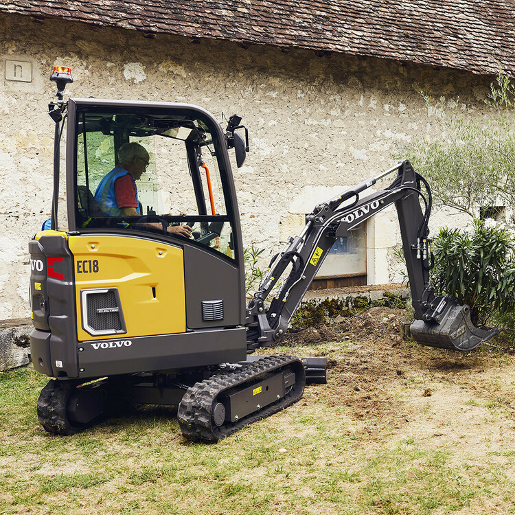 VolvoEC18Electric.jpg