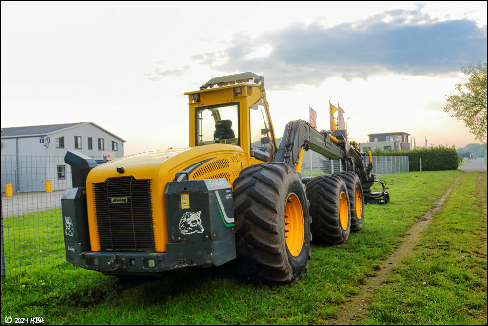 WFW_EcoLog_Harvester3.thumb.jpg.eb14e066a5755011be74292d439db46b.jpg