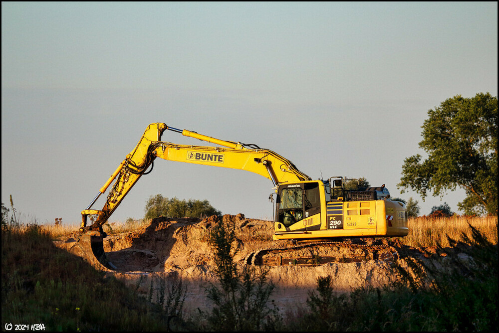 Bunte_Komatsu_PC290NLC-11.thumb.jpg.8e23d39ad5cea7bd9991e5855e859b4b.jpg