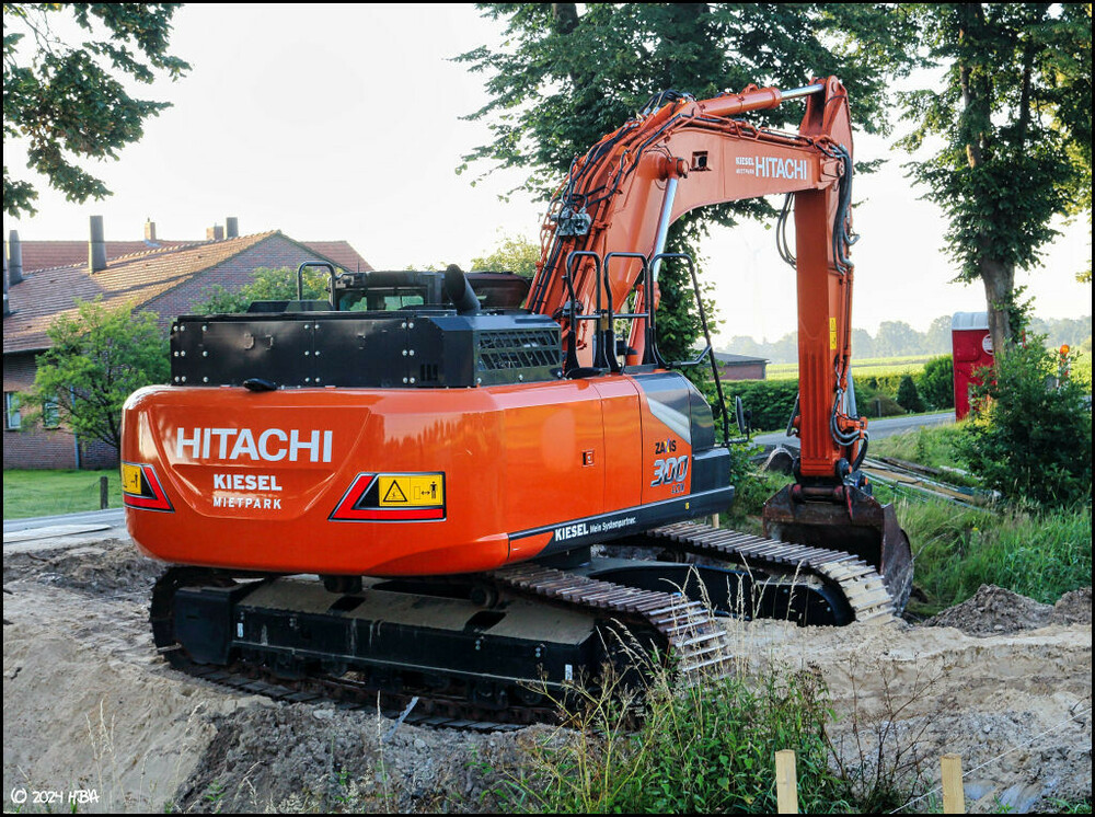 Hitachi_Zaxis300LCN_Kiesel-Mietpark1.thumb.jpg.20d4ef96a3a793131395d5d533d2bcdc.jpg