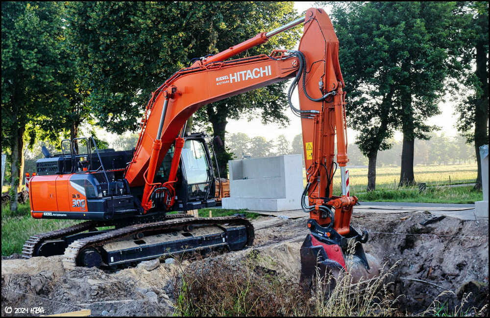 Hitachi_Zaxis300LCN_Kiesel-Mietpark2.thumb.jpg.19520ea03bc2312e6fb0917788c95831.jpg