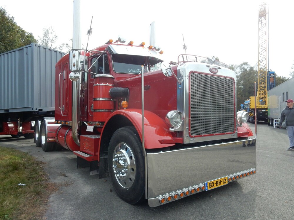 Peterbilt06102024001.thumb.jpg.ecb63675b1267ac3b6089aabb764f249.jpg