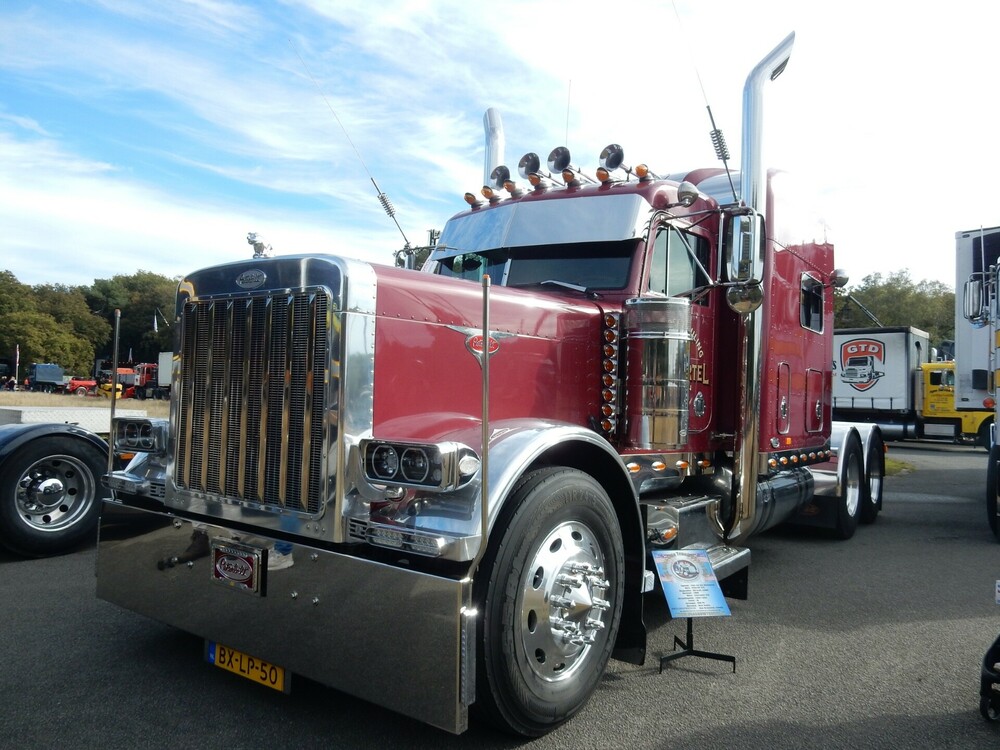 Peterbilt06102024003.thumb.jpg.1fb5887202edbeeee949ba4b7a5d2459.jpg