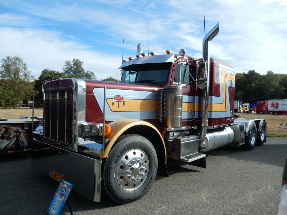 Peterbilt06102024005.thumb.jpg.bea29a0037974f1181b706ddad0c3de6.jpg