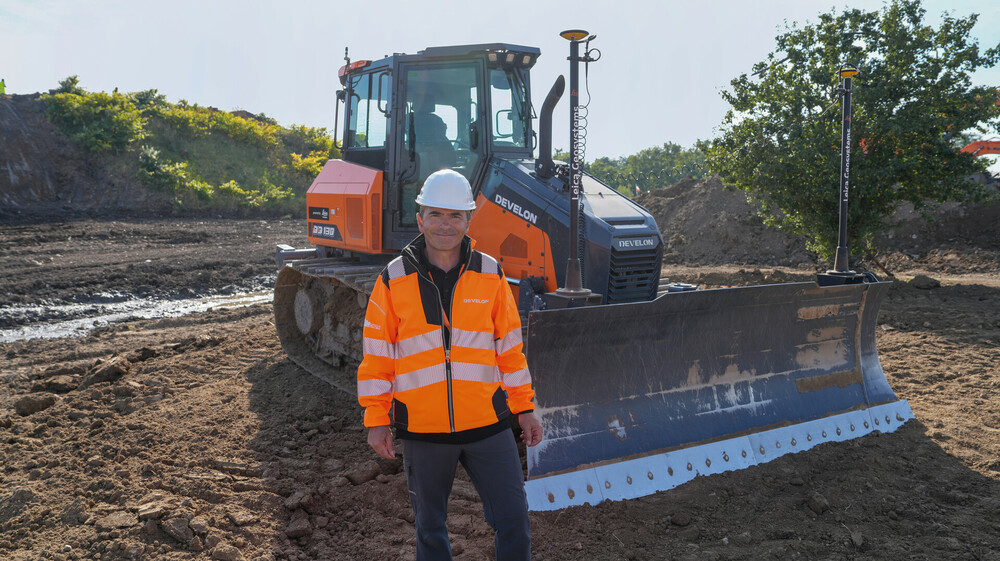 Stephane Dieu_Develon Dozer DD130-7_Leica_CZ_07_1024.jpg