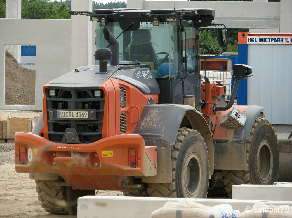 Hitachi2.thumb.jpg.1820477da87f2f0ffa0bba28b3d27ec5.jpg