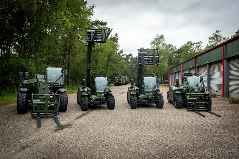 Bobcat TL35.105L and TL25.60 (in the middle) telehandlers.jpg