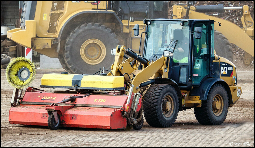 Caterpillar_906MAdler_Kehrmaschine.thumb.jpg.13bf5b15c8fb81d2ceb28e43d7c4ea3c.jpg