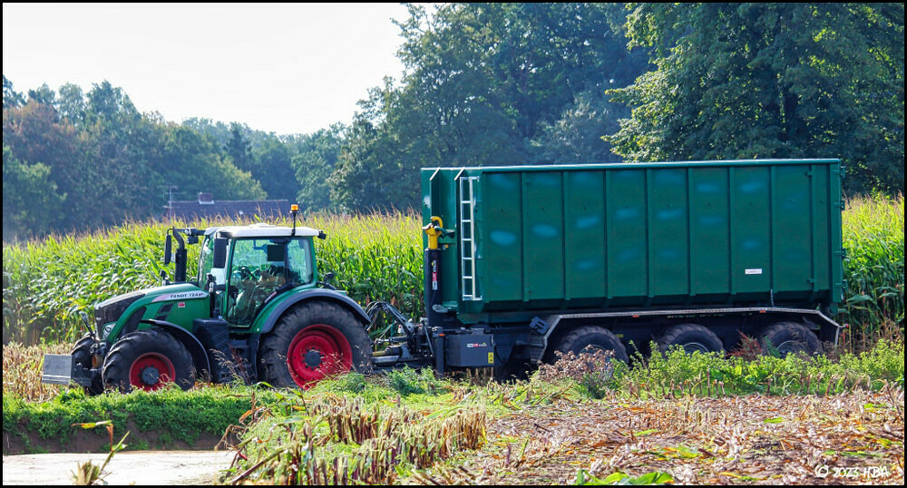 Fendt_724VarioToplift_Staja_Hakenlift.thumb.jpg.4dd146cfc5b0f1395cc909c7bcbe1304.jpg