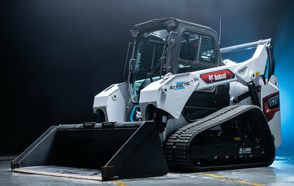 Bobcat T7X Compact Track Loader.jpg