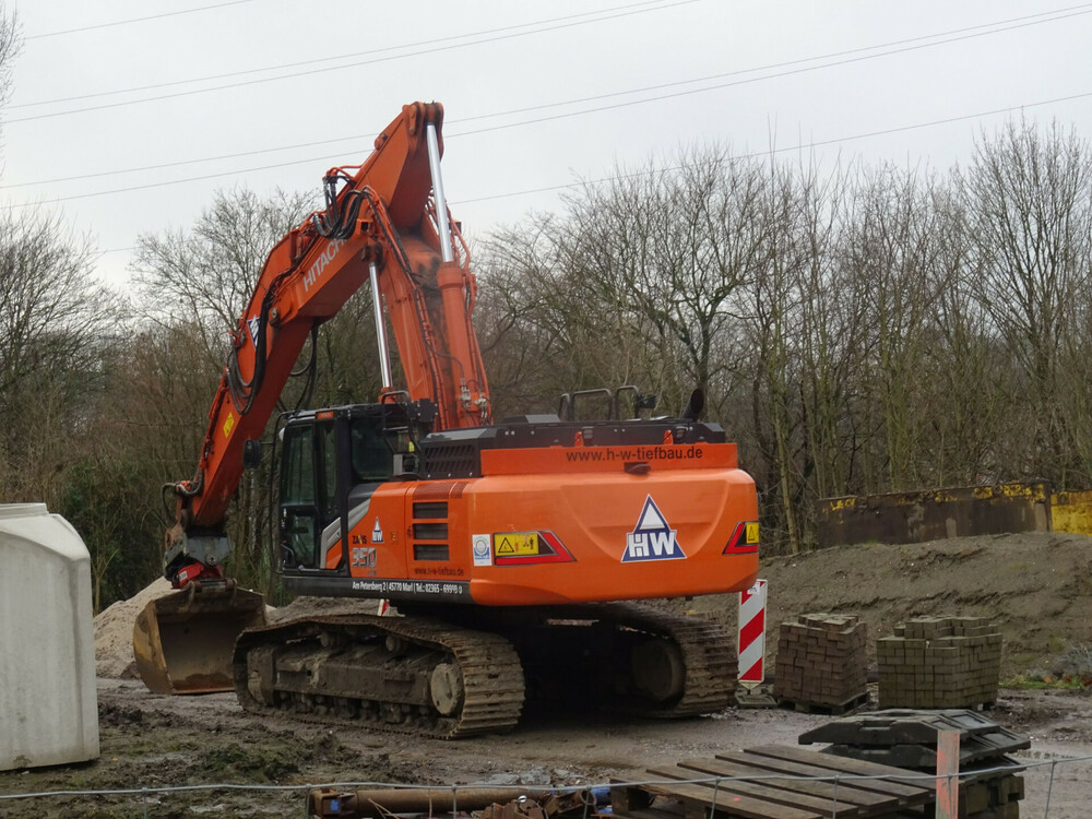 zaxis 350.jpg