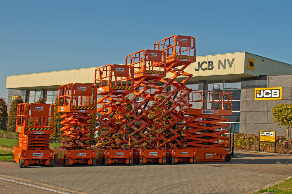 JCB access platforms lined up ready for delivery to BOELS-1.jpg