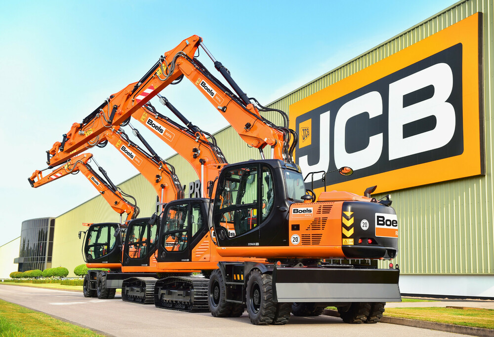 JCB wheeled excavators ready for despatch to BOELS from JCB Heavy Products in Uttoxeter.jpg