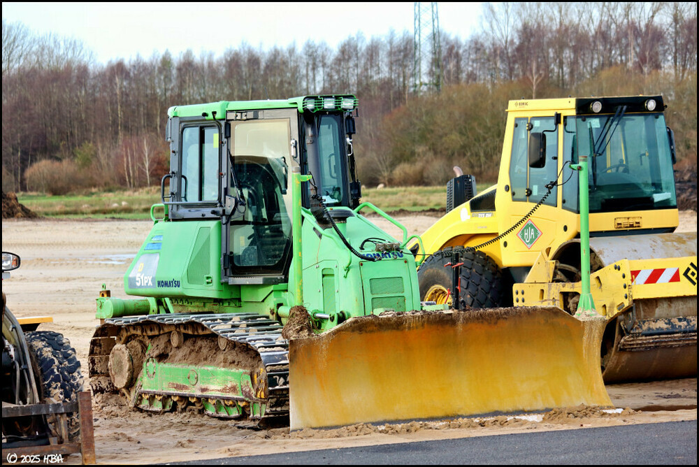 Komatsu_D51PX_Grn.thumb.jpg.3aa28fdd7d3a05bf3a7e07d07de9fe04.jpg