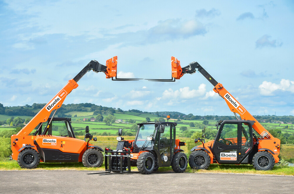 Loadall telescopic handlers ready for despatch to BOELS.jpg